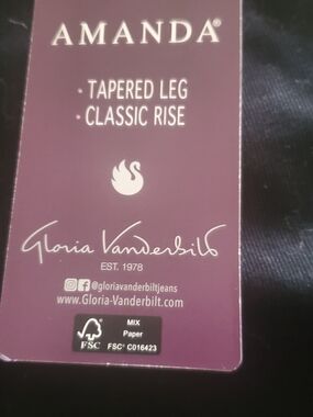 Gloria Vanderbilt Black Amanda 22W Short Pants